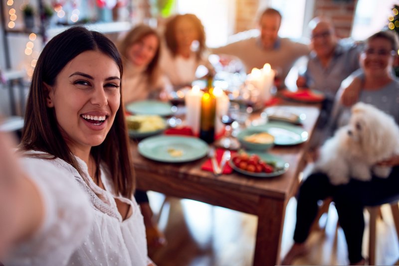 family celebrating Thanksgiving